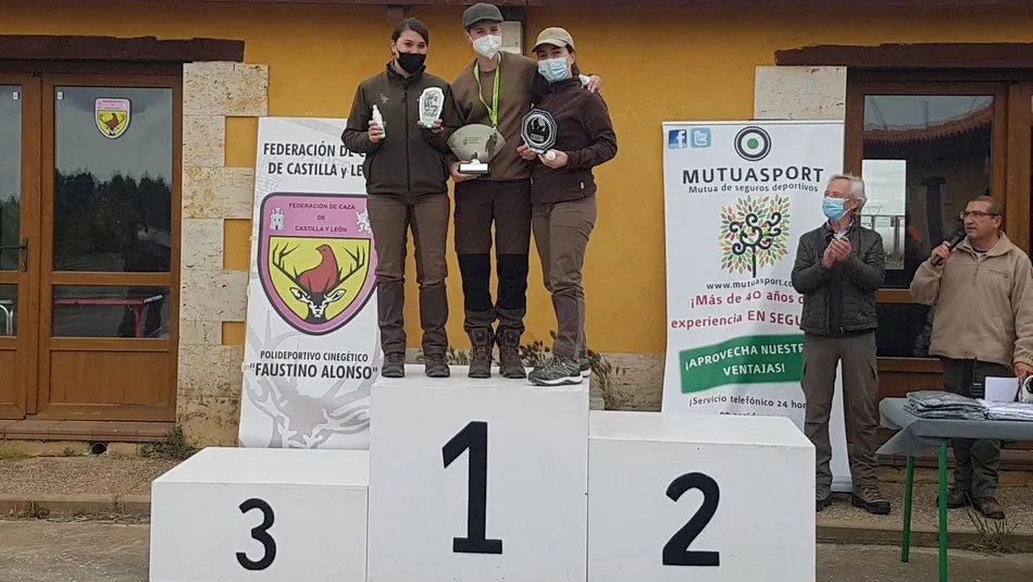 Podium de Damas con Lidia Pérez, Ana de la Iglesia y Rocío Sanz