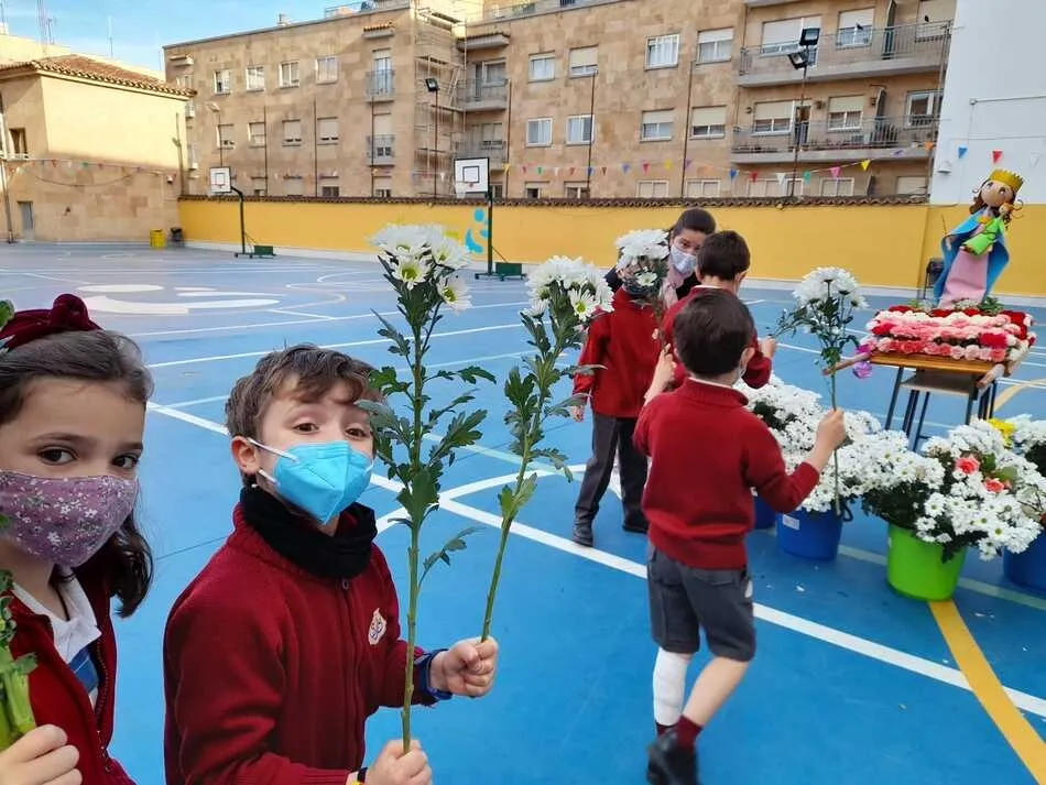 Foto 4 - Los alumnos del Colegio San Juan Bosco celebran la fiesta de Mar&iacute;a Auxiliadora&nbsp;