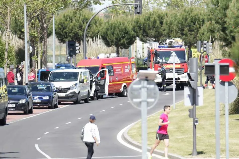 Foto 6 - Aparatoso accidente tras volcar con su veh&iacute;culo en la zona de la Aldehuela&nbsp;