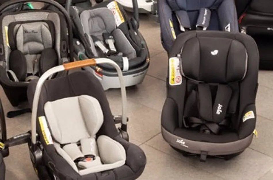 Imagen de archivo de sillitas infantiles para vehículos