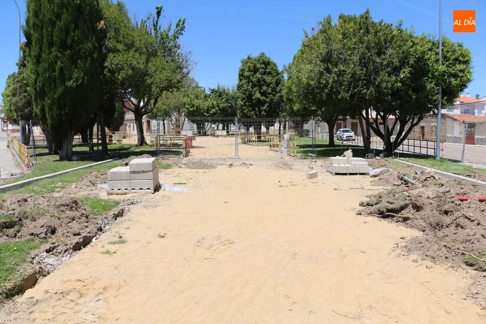 Foto 8 - El Ayuntamiento de Vitigudino comienza las obras de remodelaci&oacute;n del parque Santiago Mart&iacute;n &lsquo;El ...