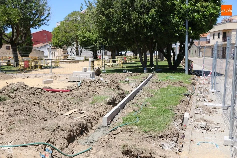 Foto 7 - El Ayuntamiento de Vitigudino comienza las obras de remodelaci&oacute;n del parque Santiago Mart&iacute;n &lsquo;El ...