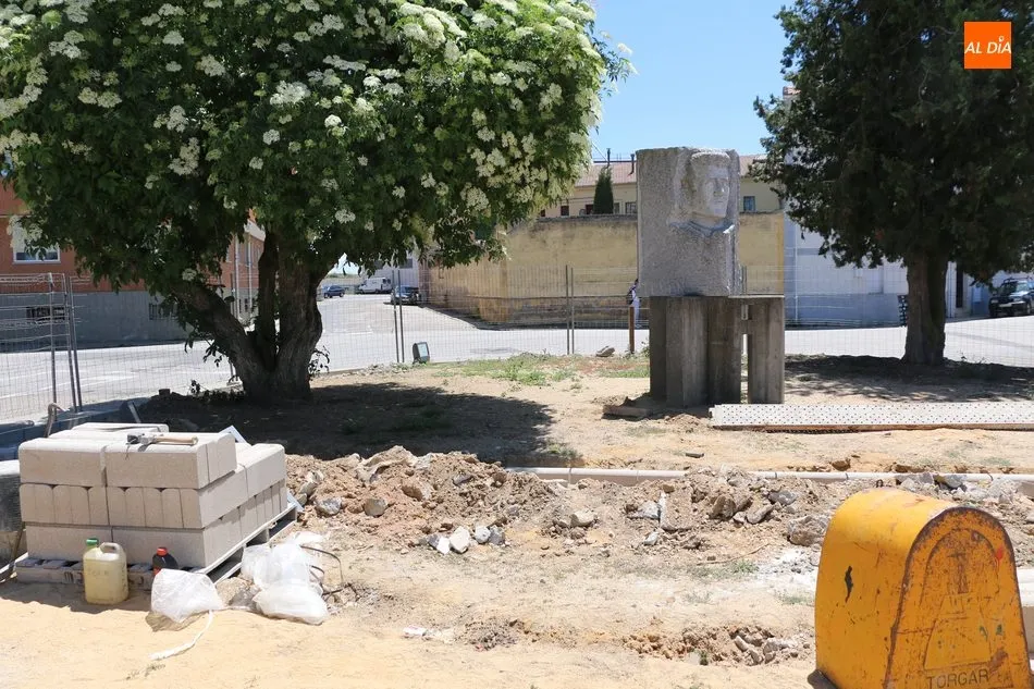 Foto 5 - El Ayuntamiento de Vitigudino comienza las obras de remodelaci&oacute;n del parque Santiago Mart&iacute;n &lsquo;El ...
