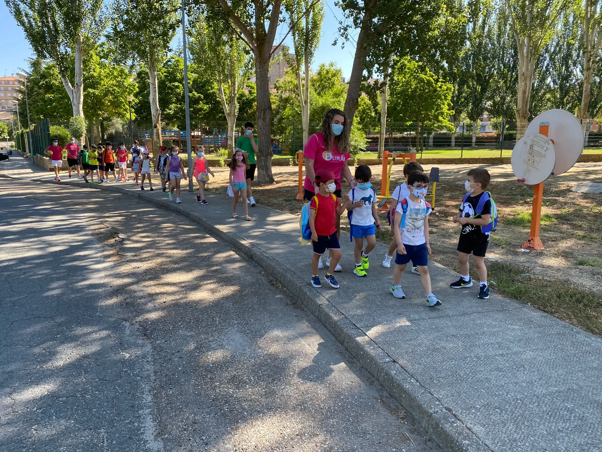 Realización de una actividad lúdica en las Escuelas de Verano del Piensos Durán Albense