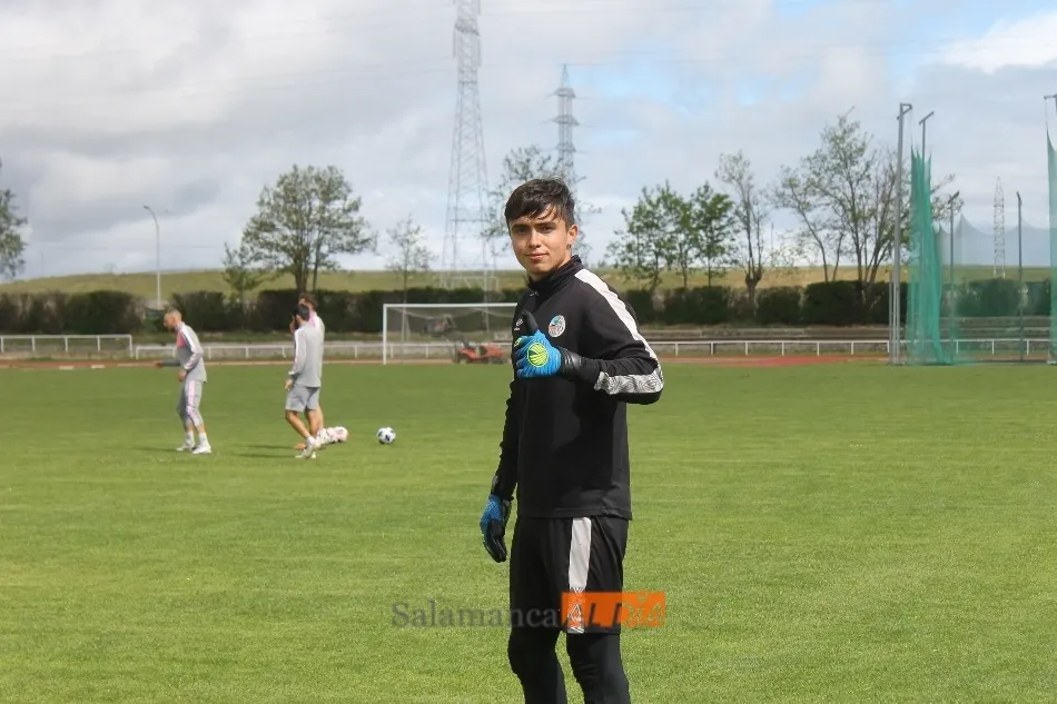 Mike Barba, con el pulgar arriba