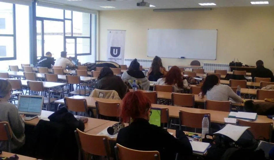 Imagen de uno de los períodos en los que estuvo abierta el aula principal del Edificio Educativo