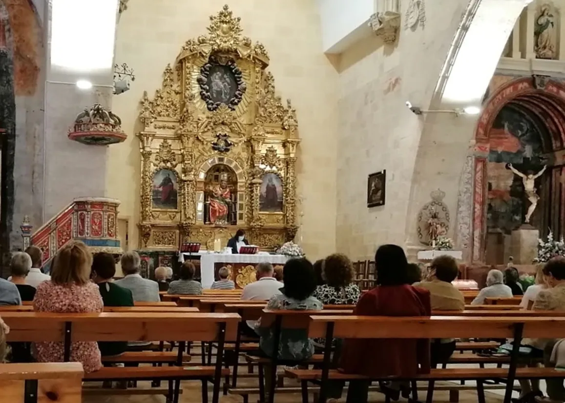 Foto 3 - Villoruela sigue agradeciendo al Cristo de la Esperanza su protecci&oacute;n