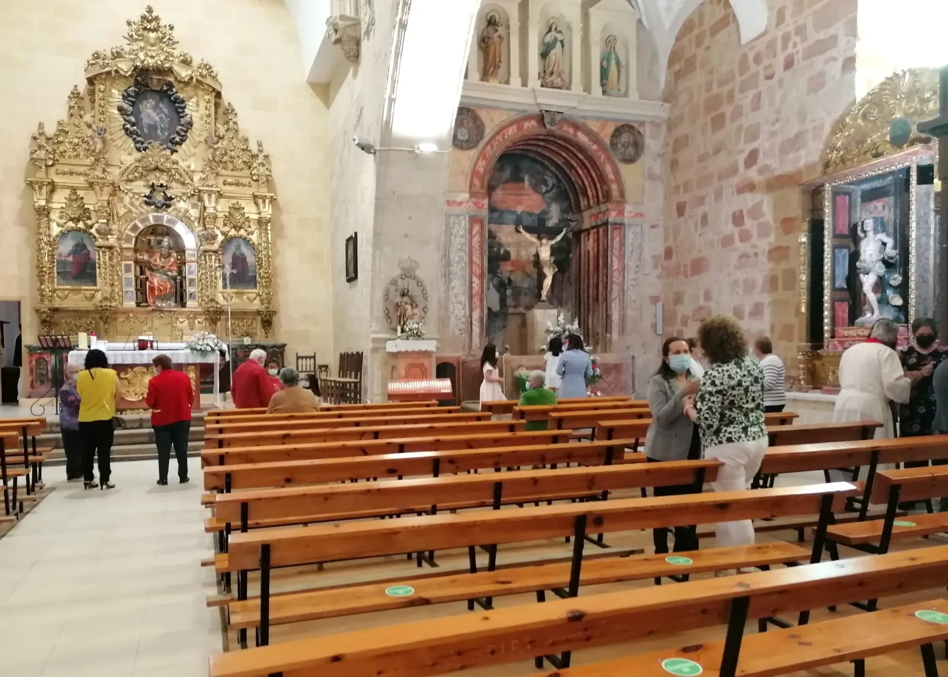 Foto 2 - Villoruela sigue agradeciendo al Cristo de la Esperanza su protecci&oacute;n