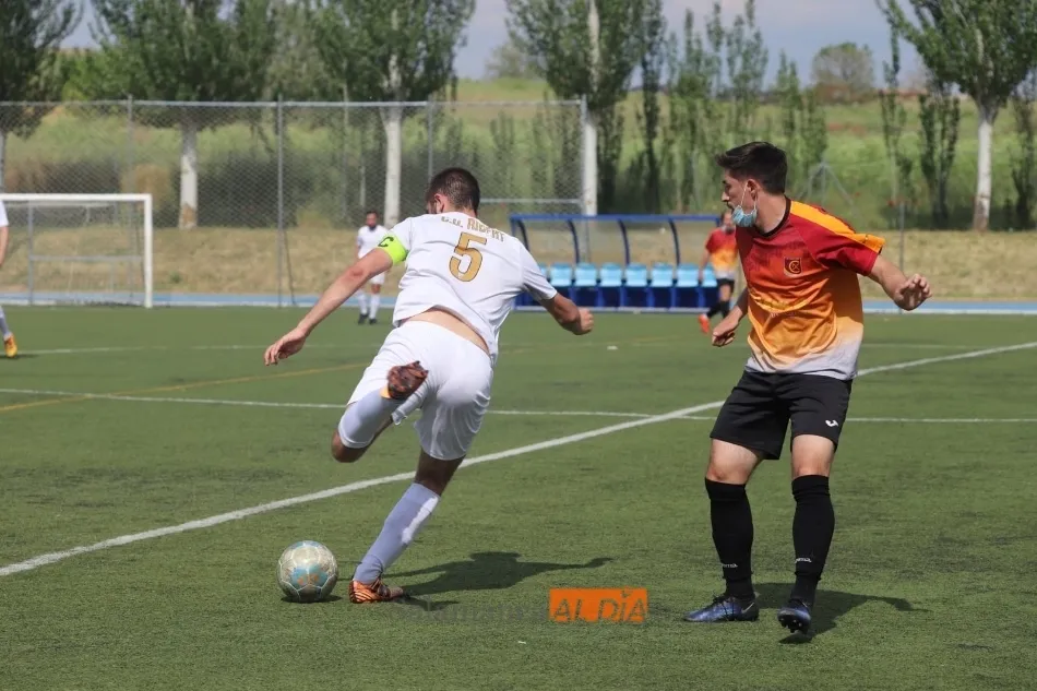 Foto 11 - El filial del Ribert golea al Carbajosa y queda campe&oacute;n de la fase regular de la Provincial (2-4)