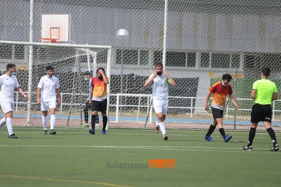 Foto 10 - El filial del Ribert golea al Carbajosa y queda campe&oacute;n de la fase regular de la Provincial (2-4)