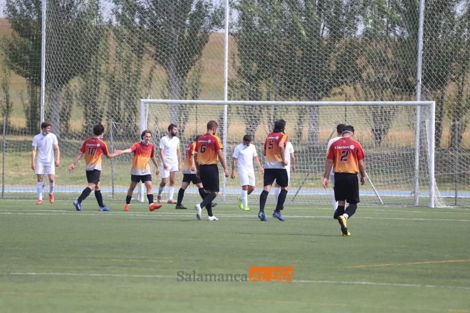Foto 4 - El filial del Ribert golea al Carbajosa y queda campe&oacute;n de la fase regular de la Provincial (2-4)