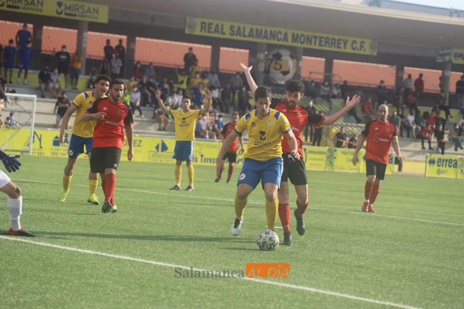 Foto 8 - El Monterrey no consigue la machada y se despide de poder meterse en el playoff (3-2)