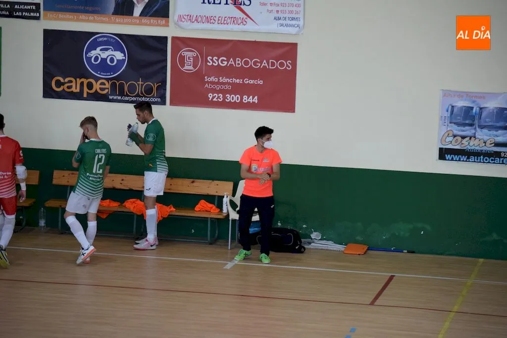 Foto 5 - Ag&oacute;nica victoria del Piensos Dur&aacute;n Albense en el &uacute;ltimo minuto contra el Ventorrillo FS (3-2)