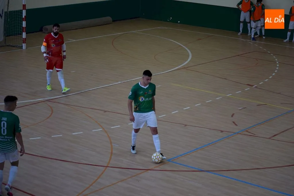 Foto 3 - Ag&oacute;nica victoria del Piensos Dur&aacute;n Albense en el &uacute;ltimo minuto contra el Ventorrillo FS (3-2)