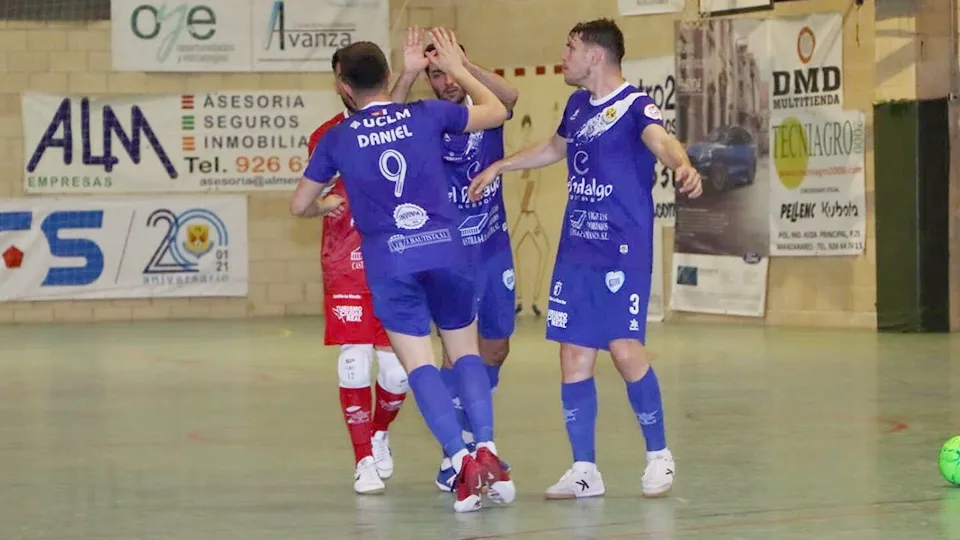 Los jugadores del Manzanares Quesos El Hidalgo celebran un tanto / LNFS
