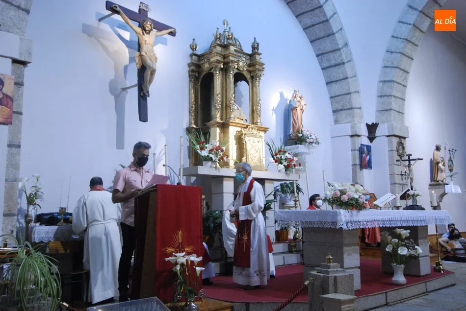 Foto 10 - Seis j&oacute;venes se confirman en la Parroquia de San Crist&oacute;bal  