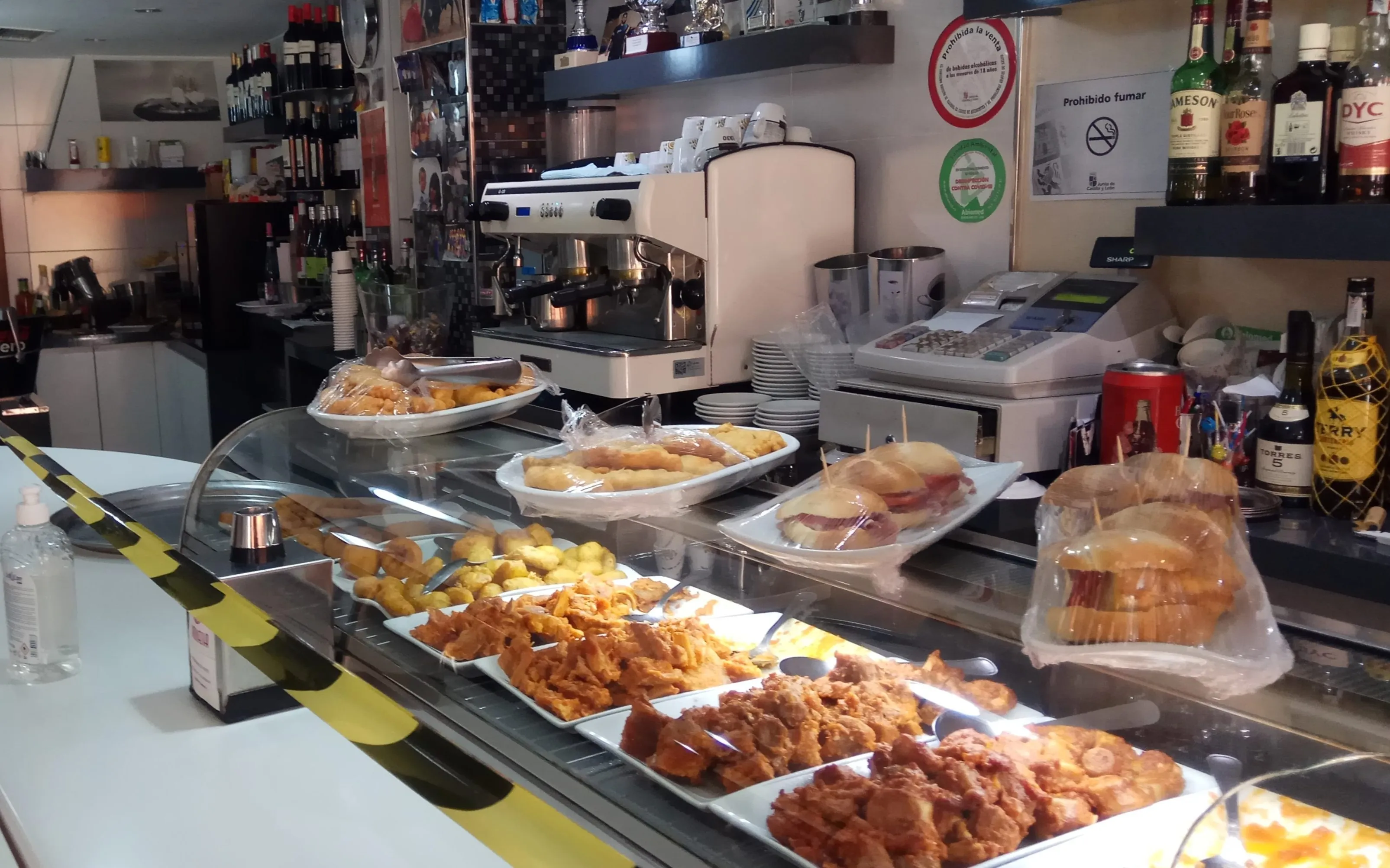 Foto 3 - Cafeter&iacute;a Amnesia te lleva tu pedido de comida r&aacute;pida a casa en Vitigudino cuando t&uacute; elijas  