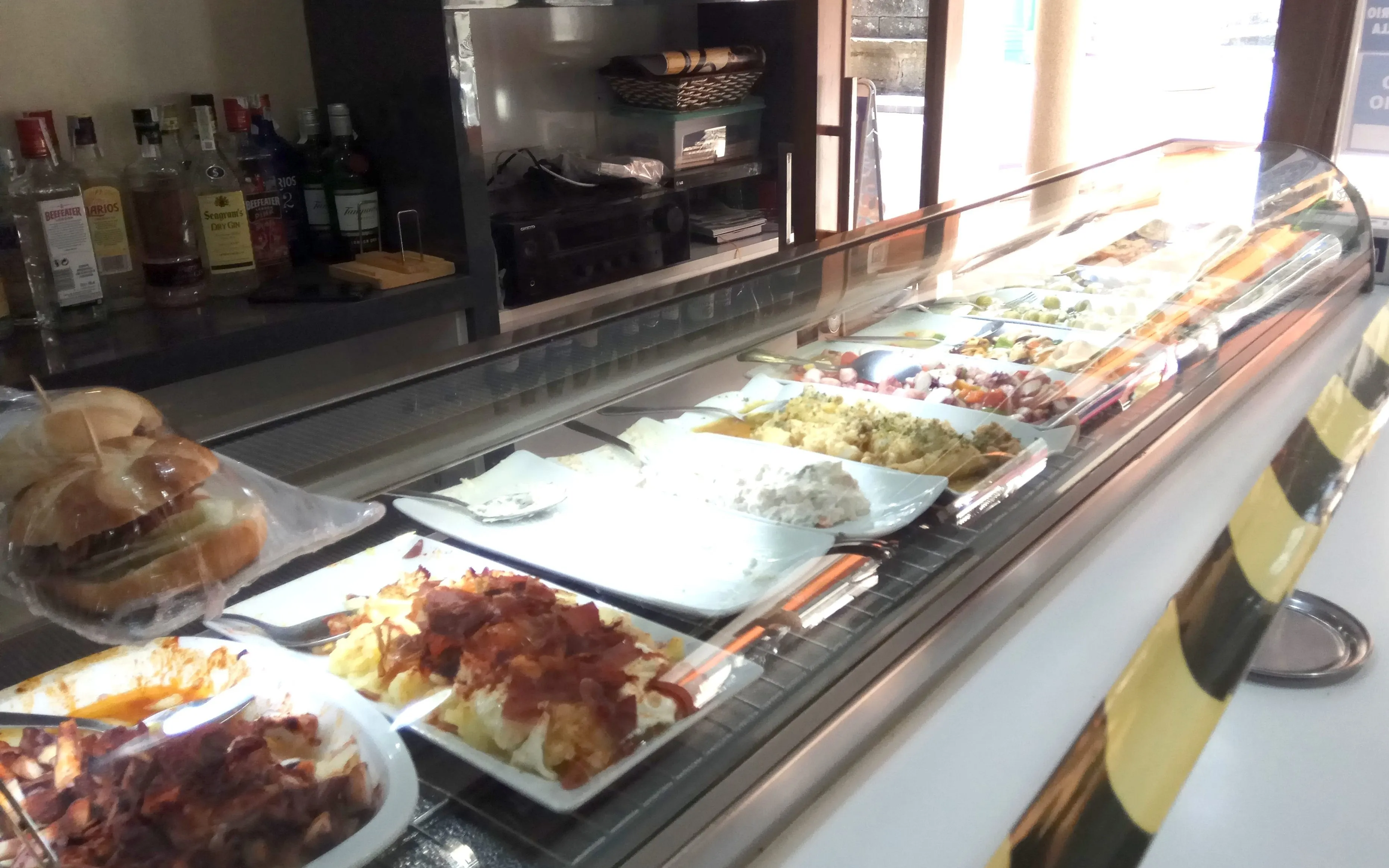 Foto 2 - Cafeter&iacute;a Amnesia te lleva tu pedido de comida r&aacute;pida a casa en Vitigudino cuando t&uacute; elijas  