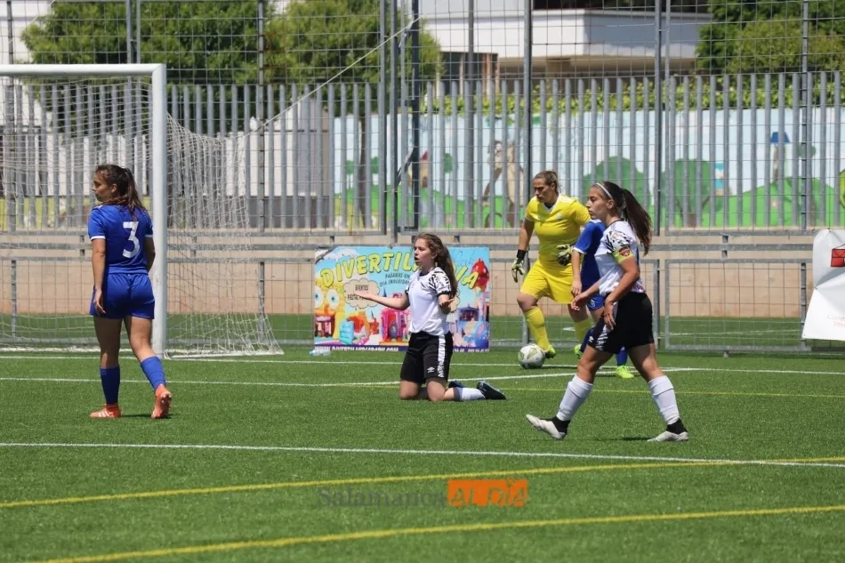 Foto 11 - Dura derrota del Salamanca UDS Femenino en el &uacute;ltimo partido de Sergio Mata (1-5)