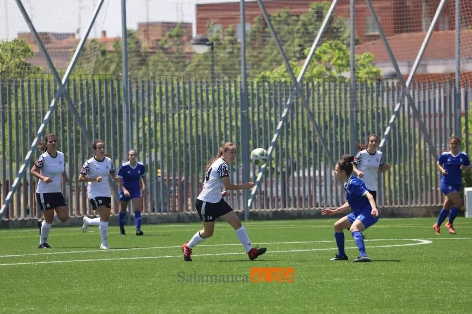Foto 8 - Dura derrota del Salamanca UDS Femenino en el &uacute;ltimo partido de Sergio Mata (1-5)