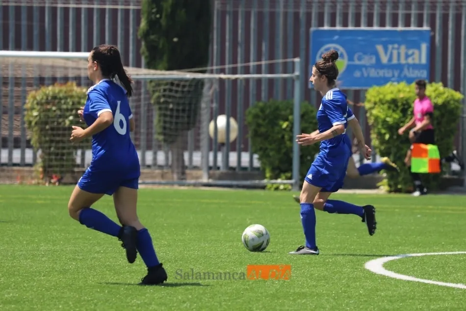 Foto 4 - Dura derrota del Salamanca UDS Femenino en el &uacute;ltimo partido de Sergio Mata (1-5)