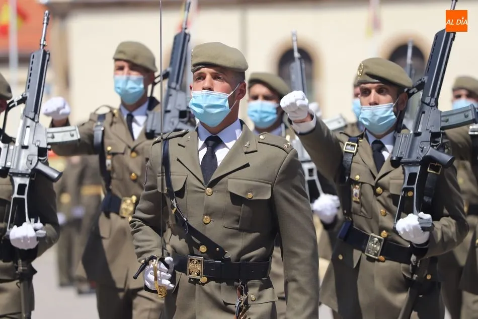 Foto 3 - El Regimiento de Ingenieros honra a su patr&oacute;n con un desfile limitado por la pandemia