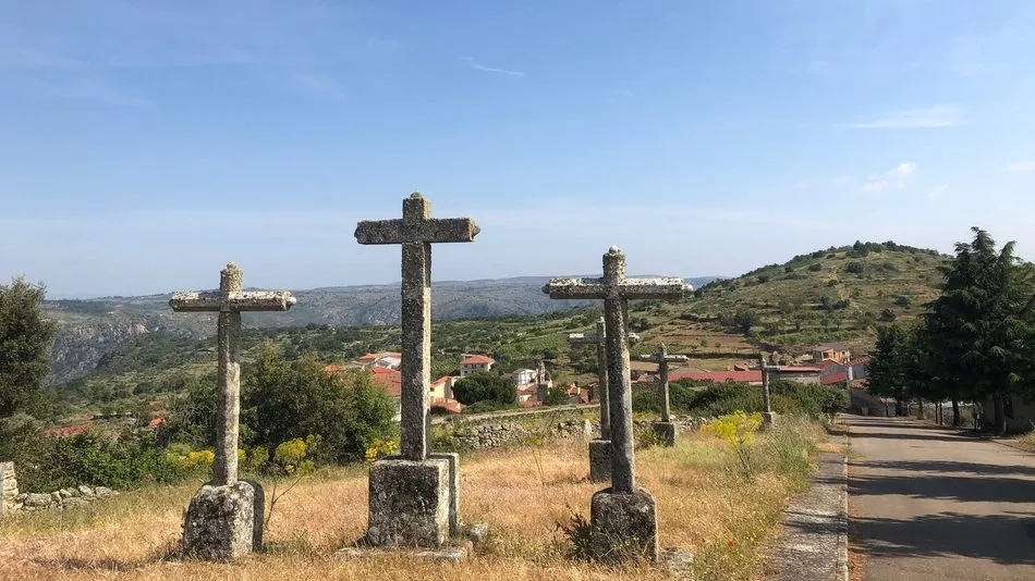 Vista de Mieza desde la ermita del cementerio / FOTOS: JULIO FERNÁNDEZ