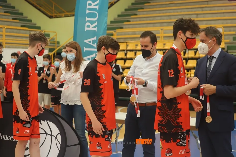 Foto 8 - El CB Tormes, campe&oacute;n de Castilla y Le&oacute;n en la Final a 4 infantil de Salamanca