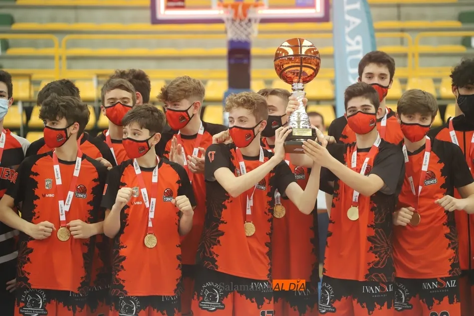 Foto 4 - El CB Tormes, campe&oacute;n de Castilla y Le&oacute;n en la Final a 4 infantil de Salamanca