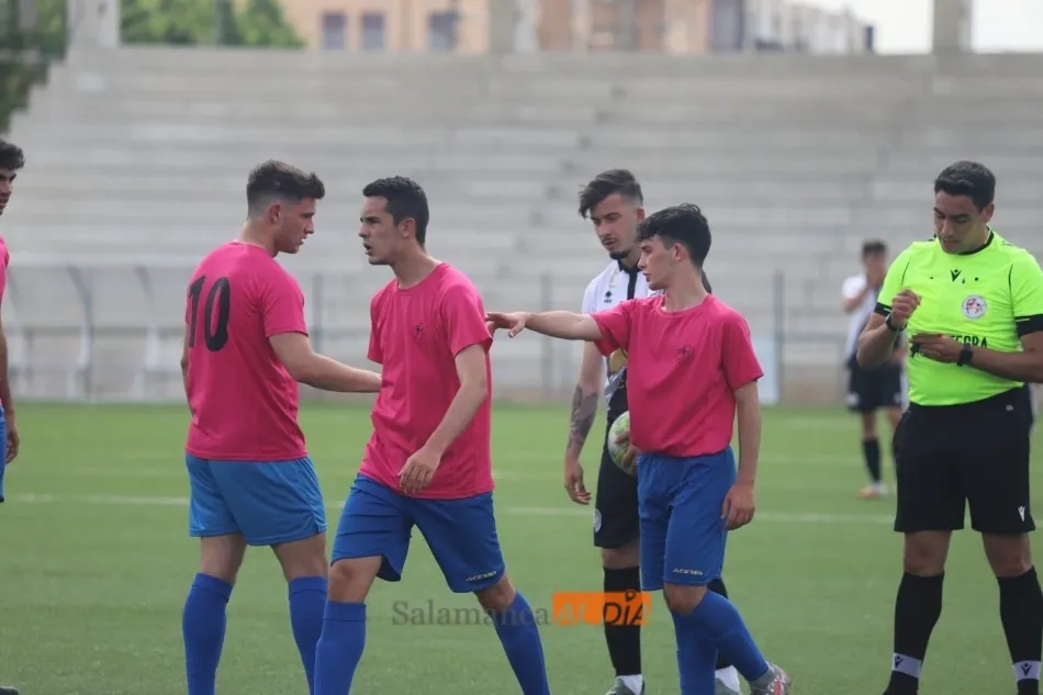Foto 11 - Victorias de Unionistas y el Guijuelo; empates del Salamanca UDS y el Villamayor en el playoff a...
