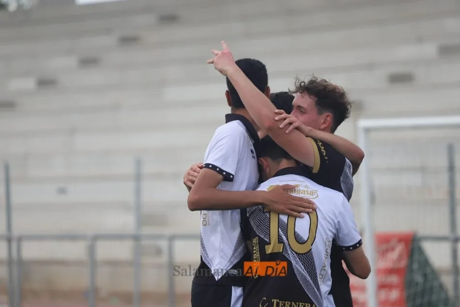 Unionistas festeja uno de sus tres goles / Lydia González