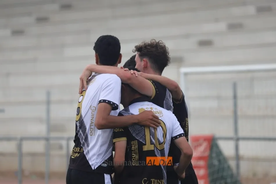 Foto 4 - Victorias de Unionistas y el Guijuelo; empates del Salamanca UDS y el Villamayor en el playoff a...