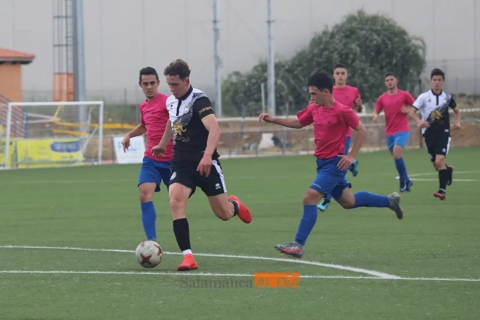 Foto 3 - Victorias de Unionistas y el Guijuelo; empates del Salamanca UDS y el Villamayor en el playoff a...