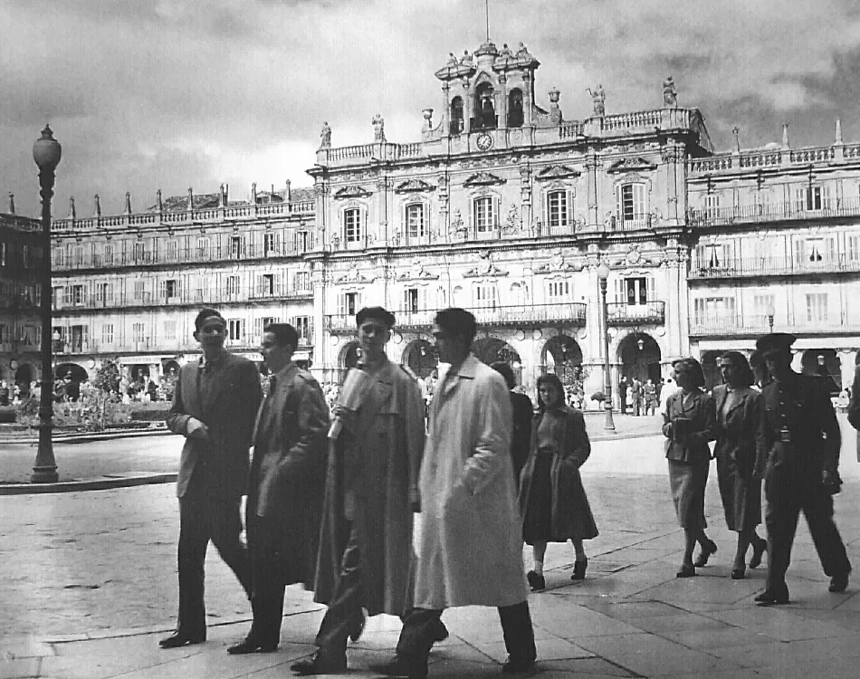 Foto 3 - La elegancia del vestir en el siglo XX