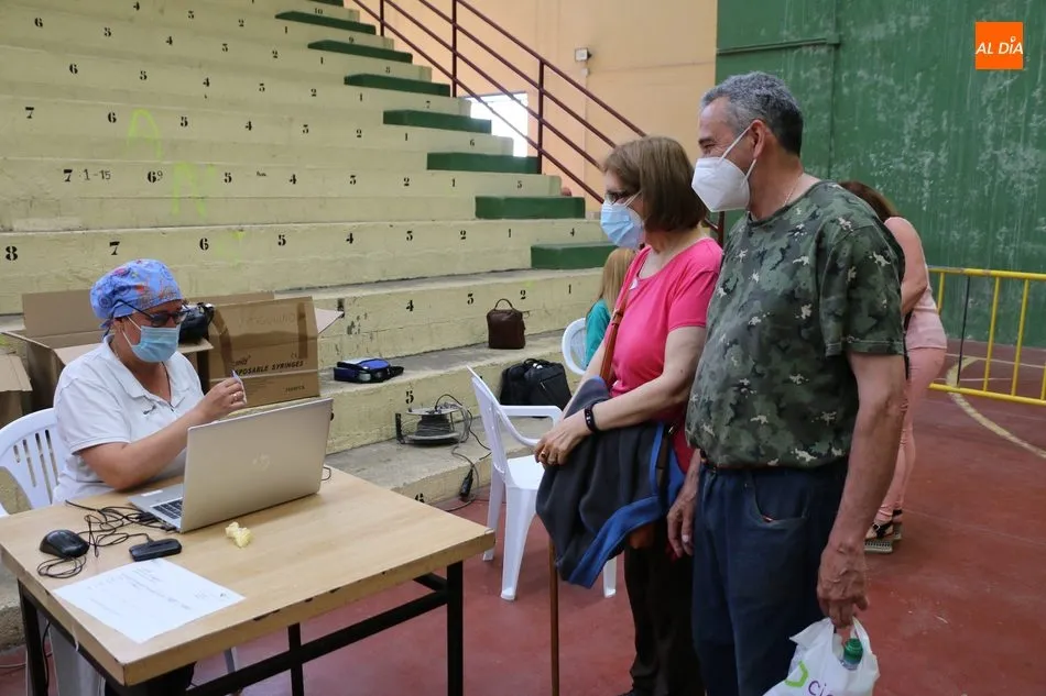 Foto 3 - R&aacute;pida vacunaci&oacute;n en Vitigudino para m&aacute;s de 600 personas de entre 52 y 55 a&ntilde;os  