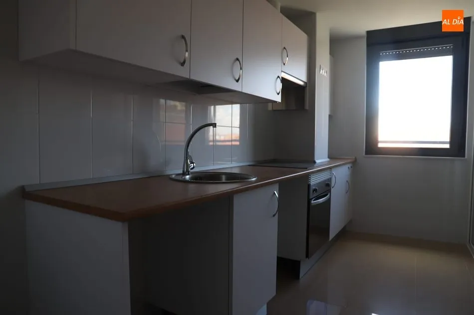 Foto 8 - Entregadas las llaves a los 15 primeros inquilinos de la nueva promoci&oacute;n de vivienda p&uacute;blica de...
