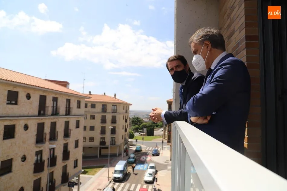 Foto 7 - Entregadas las llaves a los 15 primeros inquilinos de la nueva promoci&oacute;n de vivienda p&uacute;blica de...