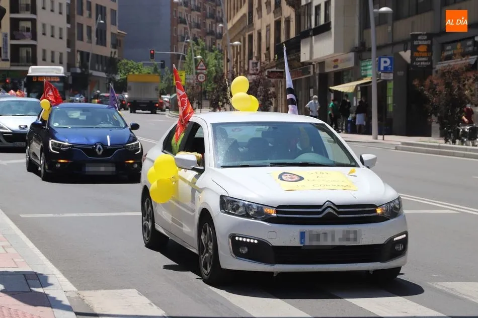 Foto 6 - Caravana reivindicativa de profesionales de Correos para denunciar el &ldquo;desguace del sistema...