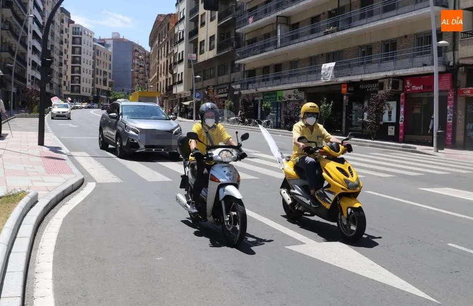 Foto 5 - Caravana reivindicativa de profesionales de Correos para denunciar el &ldquo;desguace del sistema...