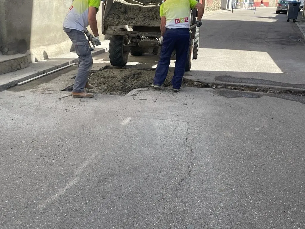 Foto 2 - El &aacute;rea de infraestructuras y mantenimiento del Ayuntamiento de Alba de Tormes acomete una decena...