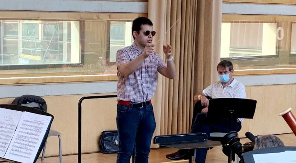 Adrián Rincón, en uno de los ensayos de su primer concierto