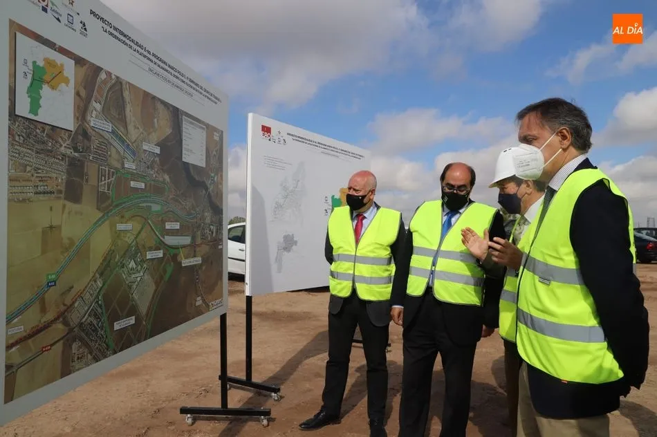Foto 5 - Comienzan las obras de urbanizaci&oacute;n de Pe&ntilde;a Alta con el fin de acelerar la llegada de proyectos...