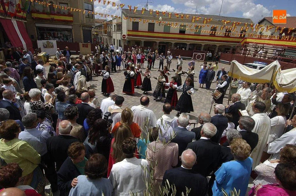 Celebración de años anteriores del Corpus Christi en La Fuente de San Esteban