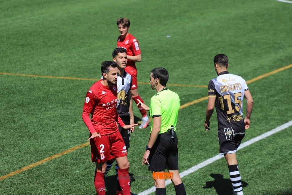 Dieguito y Aythami, en el partido con la Cultural / Lydia González