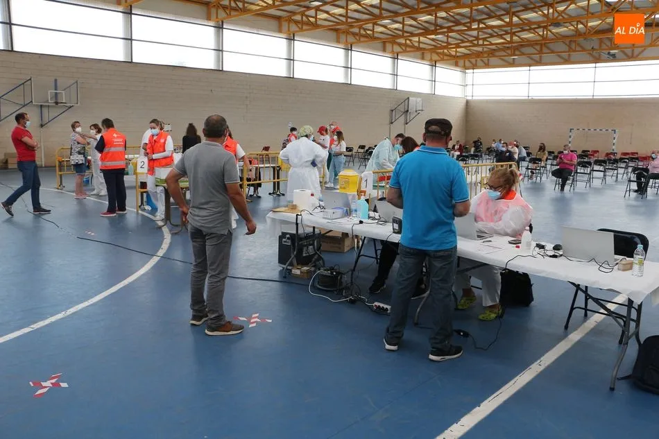 Foto 9 - Cerca de medio millar de dosis de vacuna administradas en Tamames