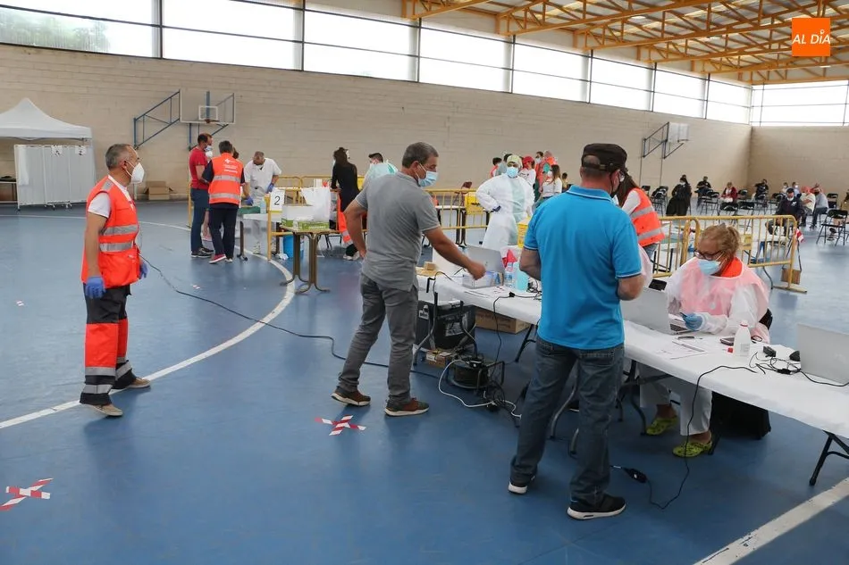 Foto 3 - Cerca de medio millar de dosis de vacuna administradas en Tamames
