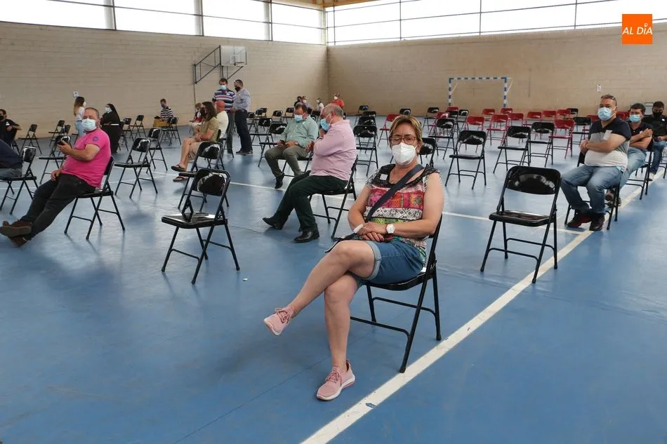 Foto 2 - Cerca de medio millar de dosis de vacuna administradas en Tamames