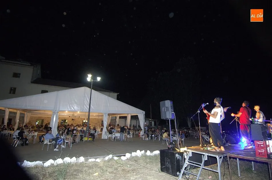 Foto 4 - El Paraje vuelve a abrir sus puertas prometiendo un verano lleno de actuaciones musicales, humor y...