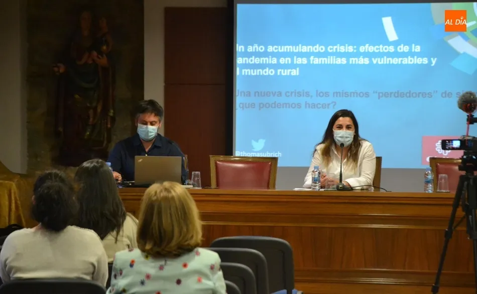 Foto 4 - El psic&oacute;logo Thomas Ubrich analiza en la Semana de la Caridad los efectos de la pandemia  
