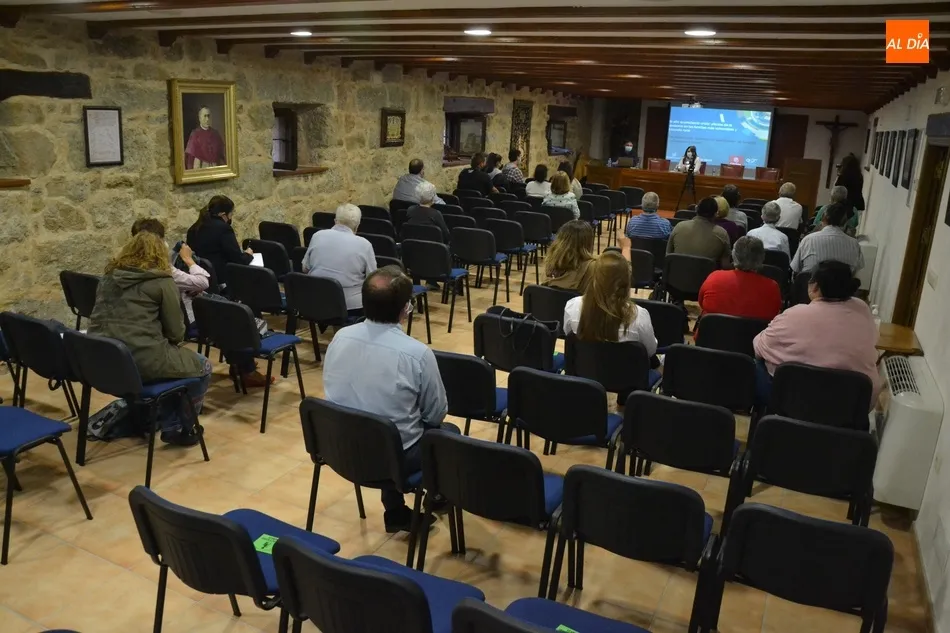 Foto 3 - El psic&oacute;logo Thomas Ubrich analiza en la Semana de la Caridad los efectos de la pandemia  